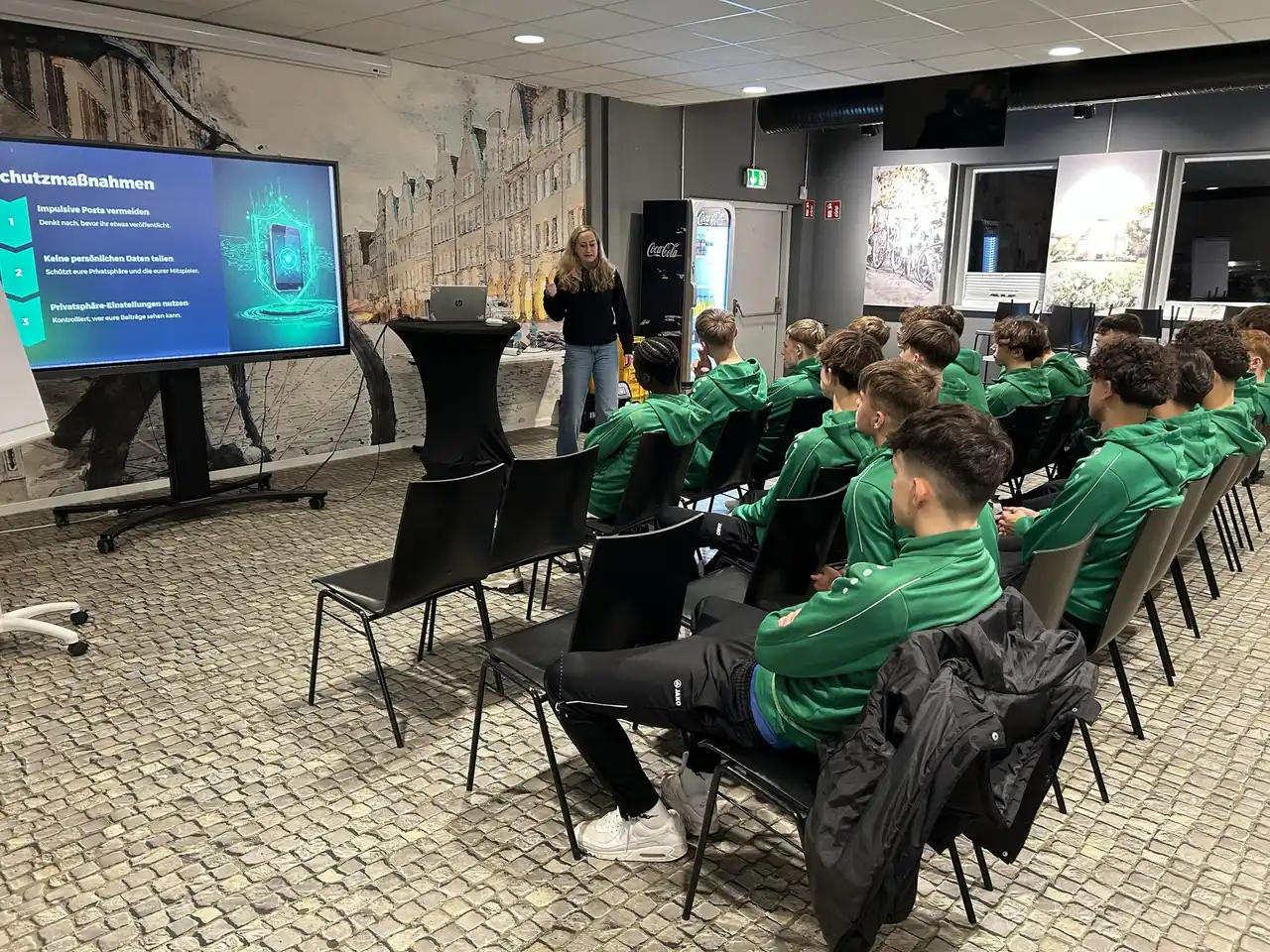 Die U16 des SCP beim Social Media Workshop